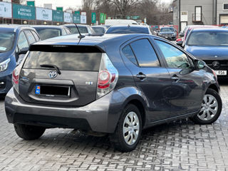 Toyota Prius c foto 3