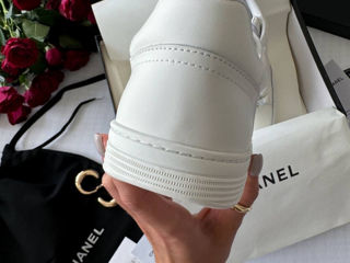 Chanel Low Top White Sneakers foto 9