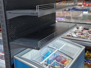 Se vinde frigidere, vitrine,  masa de marcaj.  Toate in stare ideală.  foto 0