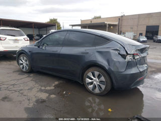 Tesla Model Y foto 13