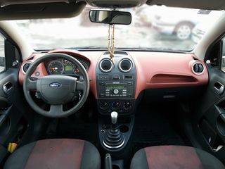 Ford Fiesta 3D foto 5