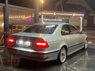 BMW 5 Series foto 5