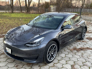 Tesla Model 3 foto 2