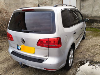 Volkswagen Touran foto 3