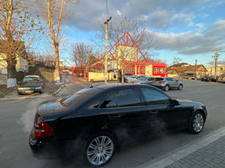 Mercedes E-Class foto 2