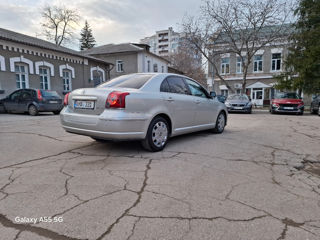 Toyota Avensis foto 3