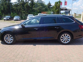 Skoda Superb foto 2