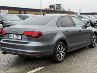 Volkswagen Jetta foto 3