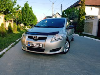 Toyota Auris foto 1