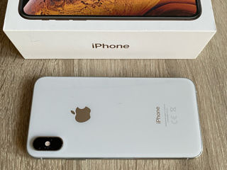 iPhone XS 64GB Белого цвета.