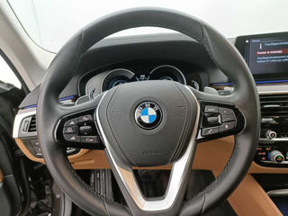 BMW 5 Series foto 9