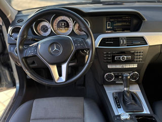 Mercedes C-Class foto 8