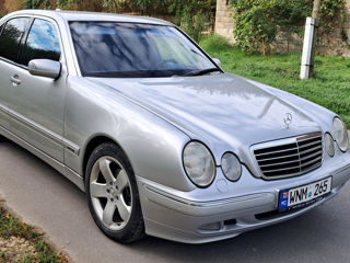 Mercedes E-Class foto 5