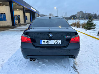 BMW 5 Series foto 5