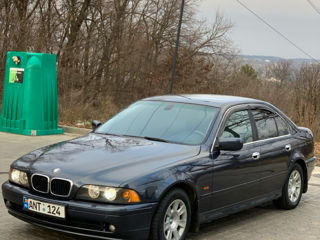 BMW 5 Series foto 6