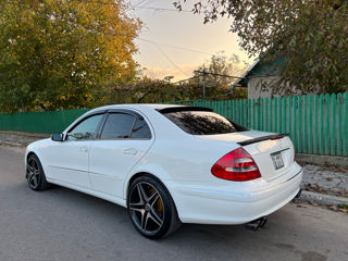 Mercedes E-Class foto 18