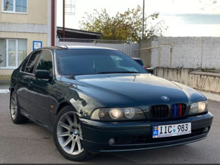 BMW 5 Series foto 3