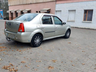 Dacia Logan foto 2