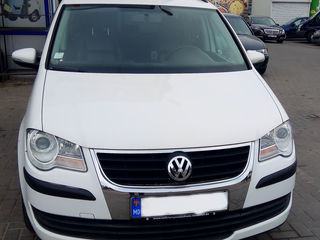 Volkswagen Touran foto 4