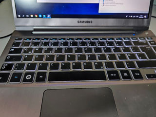 Samsung 700Z 14.1 i5/8/500 foto 9