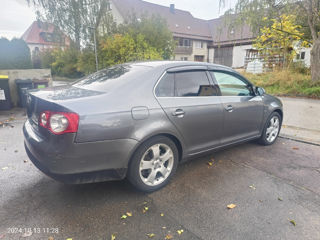 Volkswagen Jetta foto 5