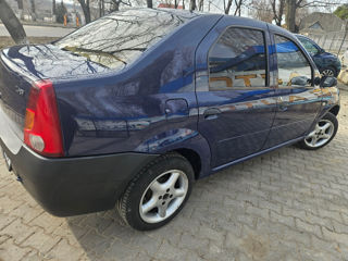 Dacia Logan foto 4