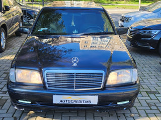 Mercedes C-Class foto 16