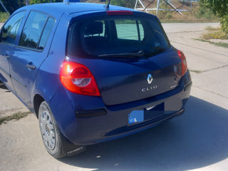 Renault Clio foto 10