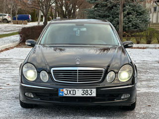 Mercedes E-Class foto 2