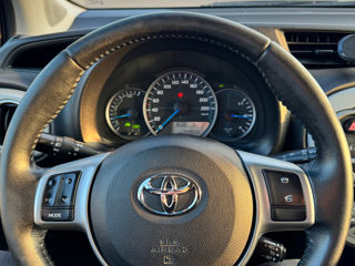 Toyota Yaris foto 8