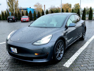 Tesla Model 3 foto 1