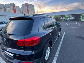 Volkswagen Tiguan foto 2