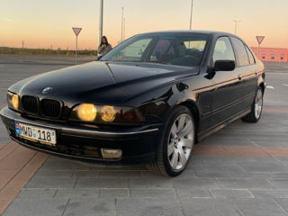 BMW 5 Series foto 2