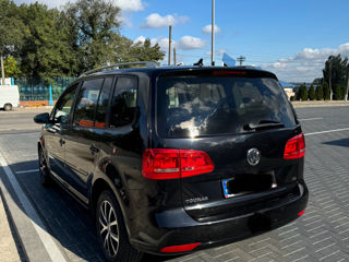 Volkswagen Touran foto 4