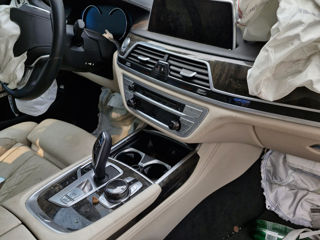 BMW 7 G12 foto 2