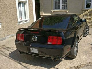 Ford Mustang foto 1