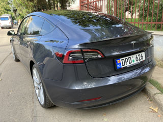 Tesla Model 3 foto 4