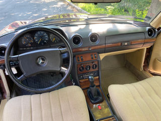 Mercedes Series (W123) foto 7