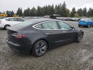 Tesla Model 3 foto 8