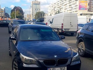 BMW 5 Series foto 1