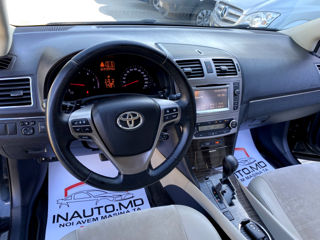 Toyota Avensis foto 6