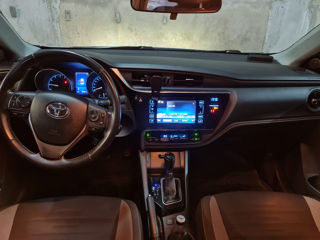 Toyota Auris foto 2