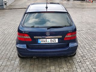 Mercedes B-Class foto 3