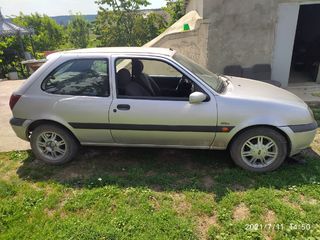 Ford Fiesta 1,8TD Piese / Запчасти foto 3