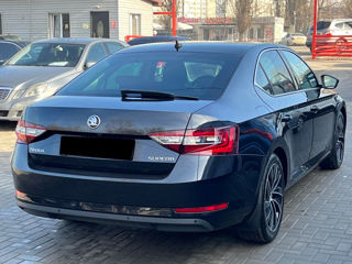 Skoda Superb foto 3