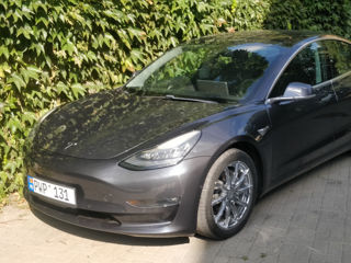 Tesla Model 3 foto 2