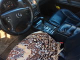 Mercedes E Class foto 6