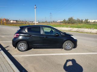 Peugeot 208 foto 3