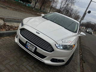 Ford Fusion foto 2