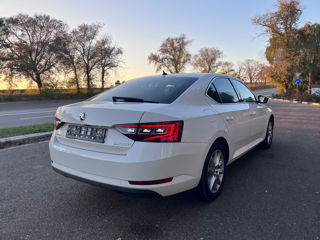 Skoda Superb foto 3